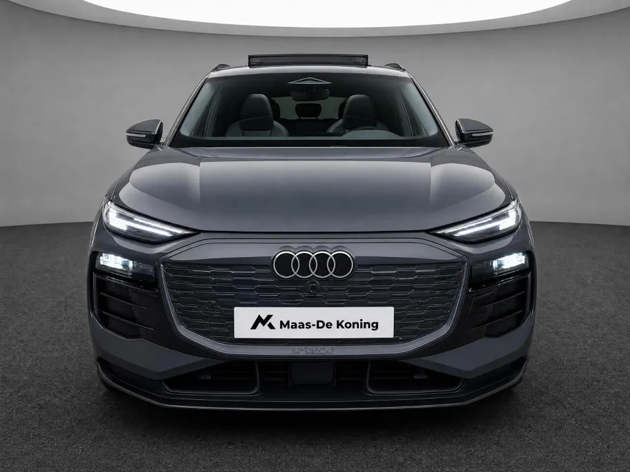 Audi Q6 e-tron Advanced quattro 100 kWh 388PK · Panoramadak · Leder · Trekhaak · 360°Camera · Garantie t/m 25-10-2030 of 100000km.