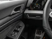 Volkswagen Golf 1.5 eTSI 150pk DSG R-Line Edition · Panoramadak · Apple/Android Car Play · Camera + Parkeersensoren · Garantie t/m 28-07-2030 of 100000km.