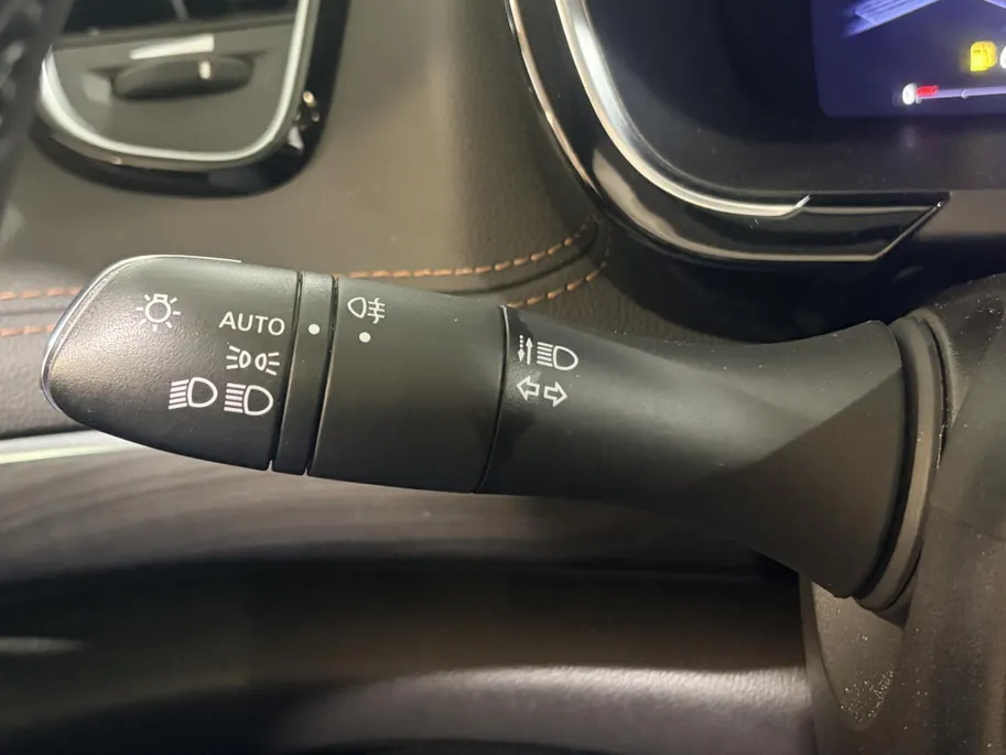 Renault Espace 225PK TCe Initiale Paris 7p. Automaat | 7 Zitplaatsen | Stoelverwarming | Schuif/Kantel Dak | Stoelverkoeling | Semi Elektrische Wegklapbare Trekhaak | Climate Control | Apple CarPlay/Android Auto | Head Up Display | Wit Leder | Camera | Parkeersensoren |