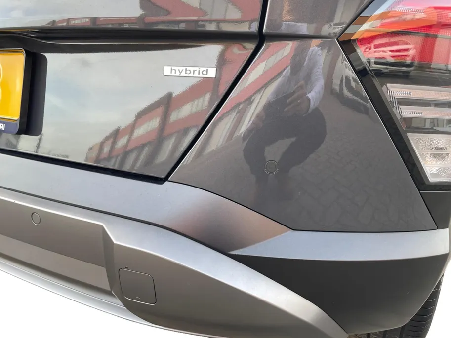 Hyundai Kona 1.6 GDI HEV Comfort Smart | Navigatie| Climate Controle| Lichtmetalen velgen| Parkeer sensoren| Camera| Dealer onderhouden
