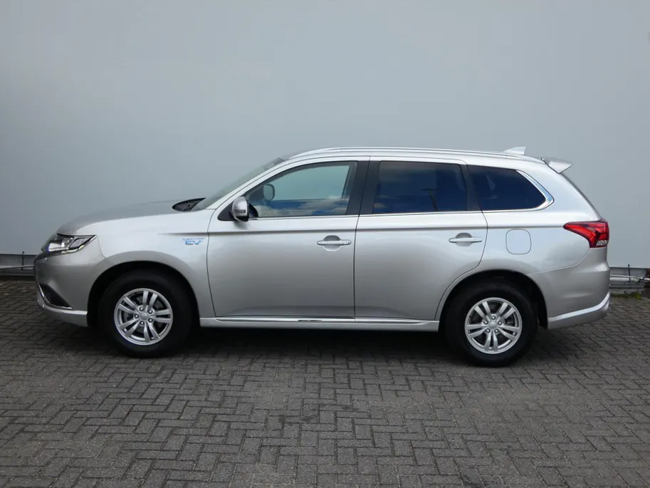 Mitsubishi Outlander 2.4 DOHC MIVEC PHEV 240pk 4WD Aut Pure