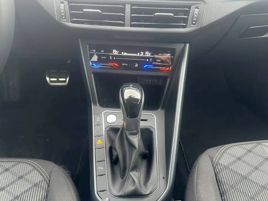 Volkswagen Taigo 1.0 TSI R-Line Edition | AUTOMAAT | CAMERA | APPLE CAR PLAY ANDROID AUTO | Cruise | DAB |