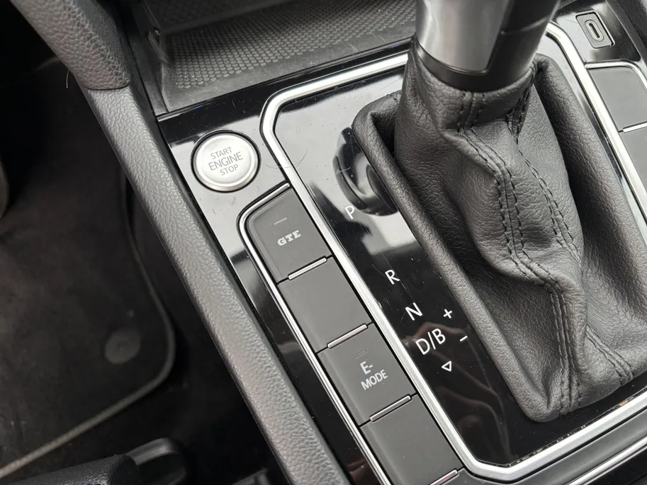 Volkswagen Passat Variant 1.4 TSI PHEV GTE Business | Trekhaak | Camera | ADA | Stoel Verw |