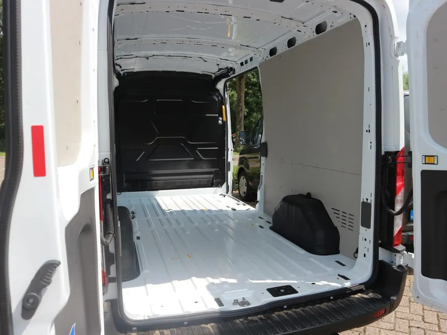 Ford Transit 350 2.0 130pk L3H2 Trend | Trekhaak |