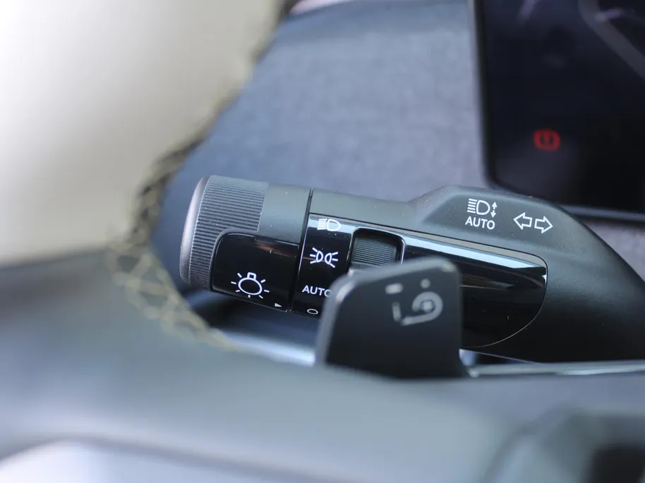 Kia EV3 GT-Line 81.4 kWh | Stuur-/stoelverwarming | Schuifdak | Camera | Dodehoek detectie | Elek. stoelverstelling | 19' LM | LED | Telefoonlader |