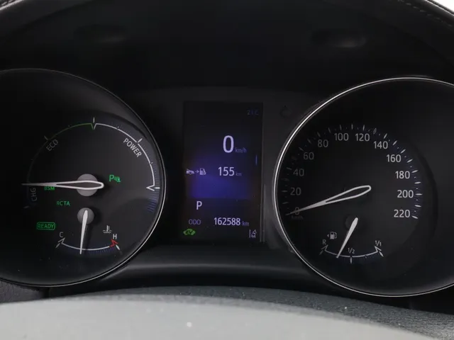 Toyota C-HR 1.8 Hybrid Style Trekhaak | All Seasonbanden | Stuur en stoelverwarming