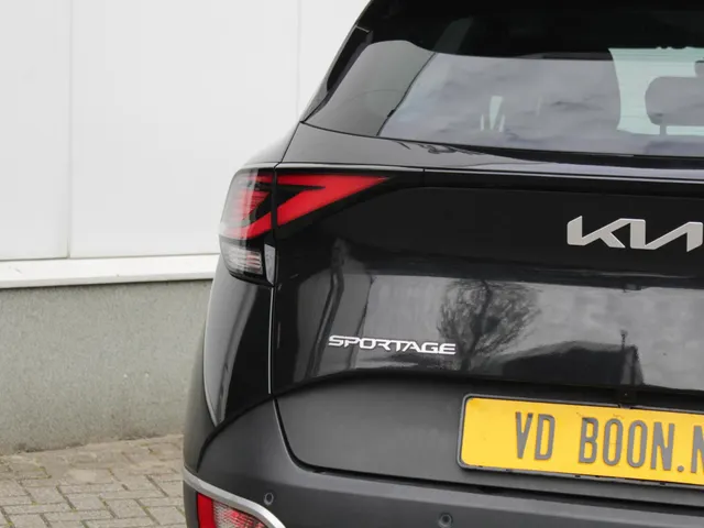 Kia Sportage 1.6 T-GDi Plug-in Hybrid AWD DynamicLine | Navi | Adap. Cruise | Park sens