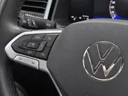 Volkswagen Polo 1.0 TSI 95pk Life Edition · Camera · Apple/Android Car Play · P-Sensoren · Airco · Trekhaak · 15'' Inch · Garantie t/m 29-09-2028 of 100.000km