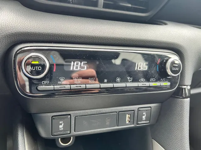 Mazda 2 Hybrid 1.5 Select AUTOMAAT | TREKHAAK | FULL HYBRID | A.CAMERA | HEAD-UP DISPLAY | STOEL- en STUURVERWARMING | APPLE CARPLY/ANDROID AUTO |
