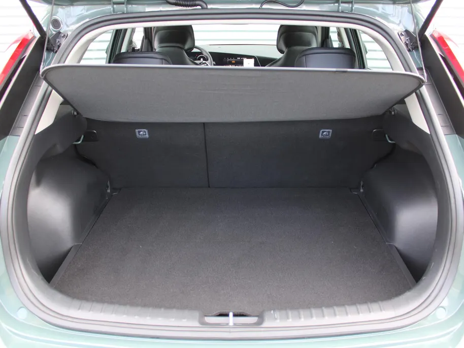Kia Niro EV DynamicLine 64.8 kWh | Trekhaak | Camera | Clima | Cruise adapt. | Navi | 17' LM | Keyless | Apple Carplay/Android Auto |