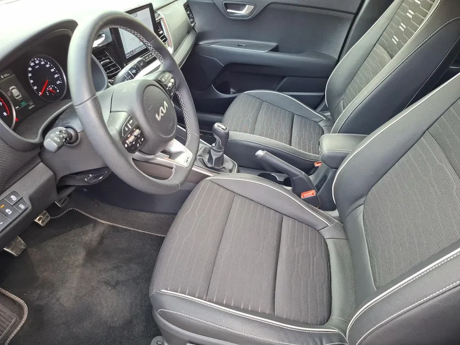 Kia Stonic 1.0 T-GDi MHEV GT-Line Dealer onderhouden | Stoel + stuurverwarming | Trekhaak | Climate control |