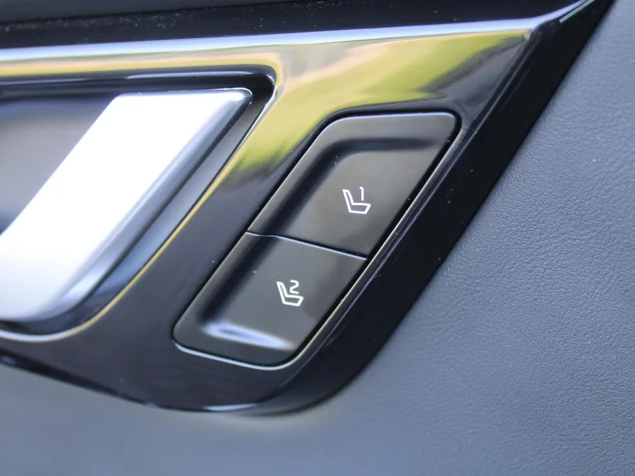 Kia EV6 Plus 77.4 kWh | Stuur-/stoelverwarming + ventilatie | Elektr. stoelverstelling + achterklep | Warmtepomp | 19" LM | Camera | LED |
