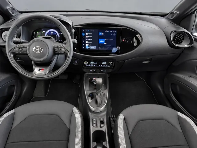 Toyota Aygo X Hybrid 115 GR Sport | Nieuw Uit Voorraad |