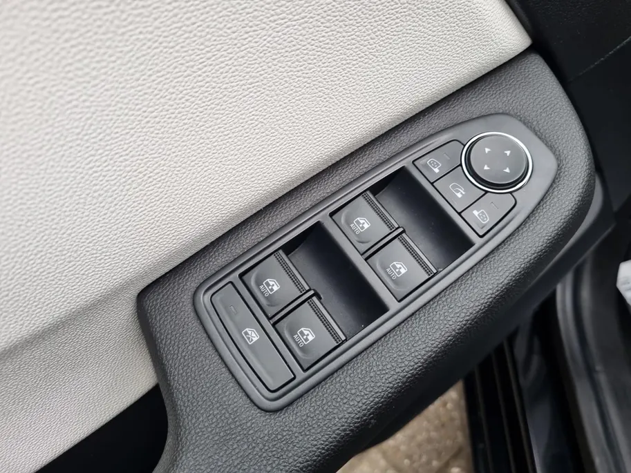 Renault Clio 1.0 TCe 90 Techno | Parkeersensoren | LMV | Cruise & Climate Control | Apple Carplay & Android Auto | 12 Maanden BOVAG Garantie