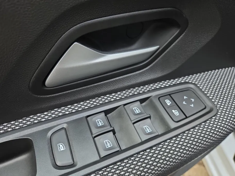 Dacia Sandero 1.0 TCe 90 Journey | Camera | Apple Carplay & Android Auto | Climate & Cruise Control *