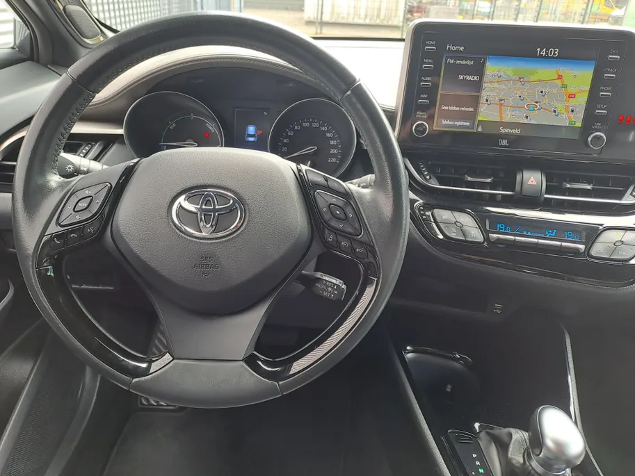 Toyota C-HR 2.0 Hybrid Executive | Automaat | Cruise control adaptief | JBL | Camera | Navigatiesysteem full map | Apple Carplay/Android Auto | LM Velgen