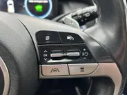 Hyundai Tucson 1.6 T-GDI HEV Premium Sky + Winterbanden! | 1650kg trekgewicht | Navi | 360 Camera | Stoel+ stuurverwarming | Elek. stoelverstelling