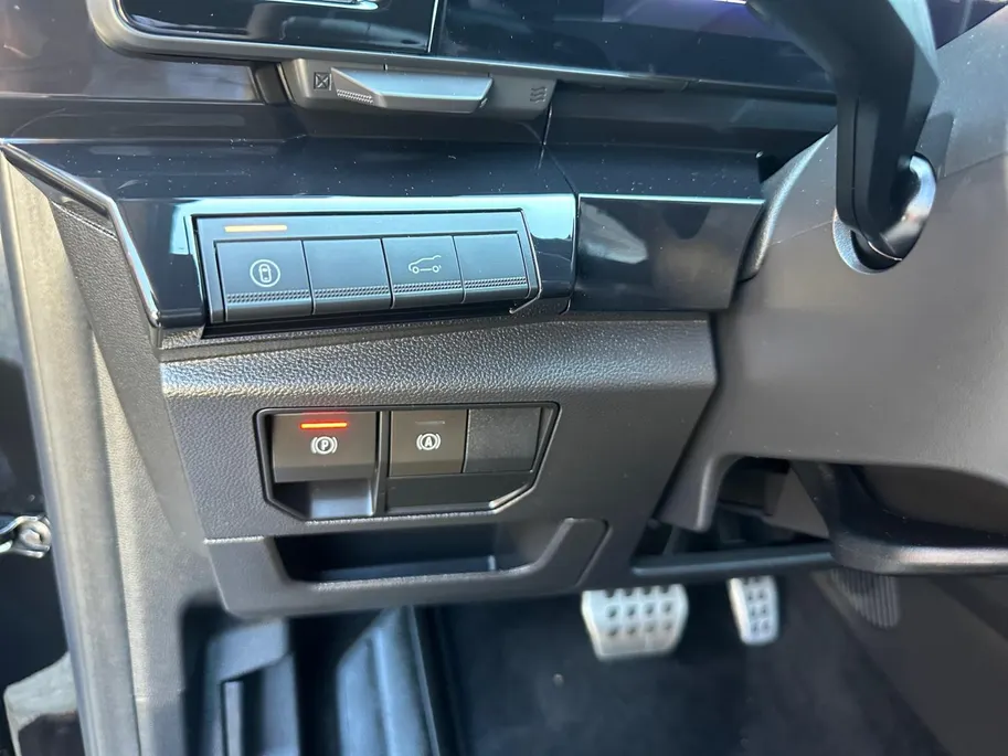 Renault Austral 1.2 E-Tech full hybrid 200 esprit Alpine | Automaat | 360 Graden Camera | Memory Stoelen | Automatische Achterklep | Adaptieve Cruise Control | Apple Carplay & Android Auto | 12 Maanden BOVAG Garantie