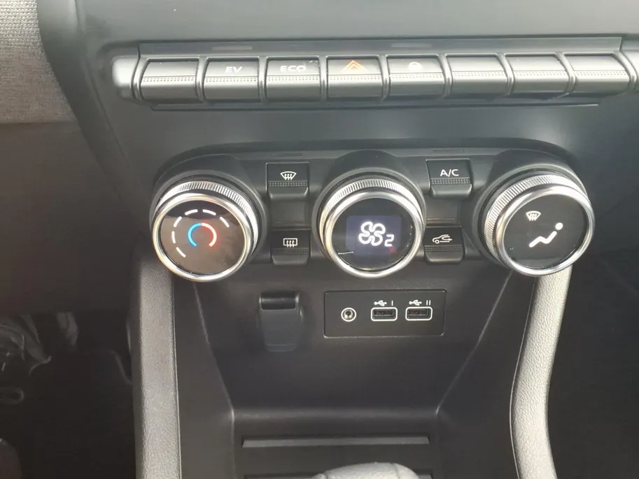 Renault Clio 1.6 E-Tech Full Hybrid 145 evolution Automaat |Navigatie |1e eigenaar | Parkeersensoren | Cruise Control | Apple CarPlay/Android Auto | Licht & Regen Sensor | Full LED | Digital Cockpit | 1 jaar Garantie