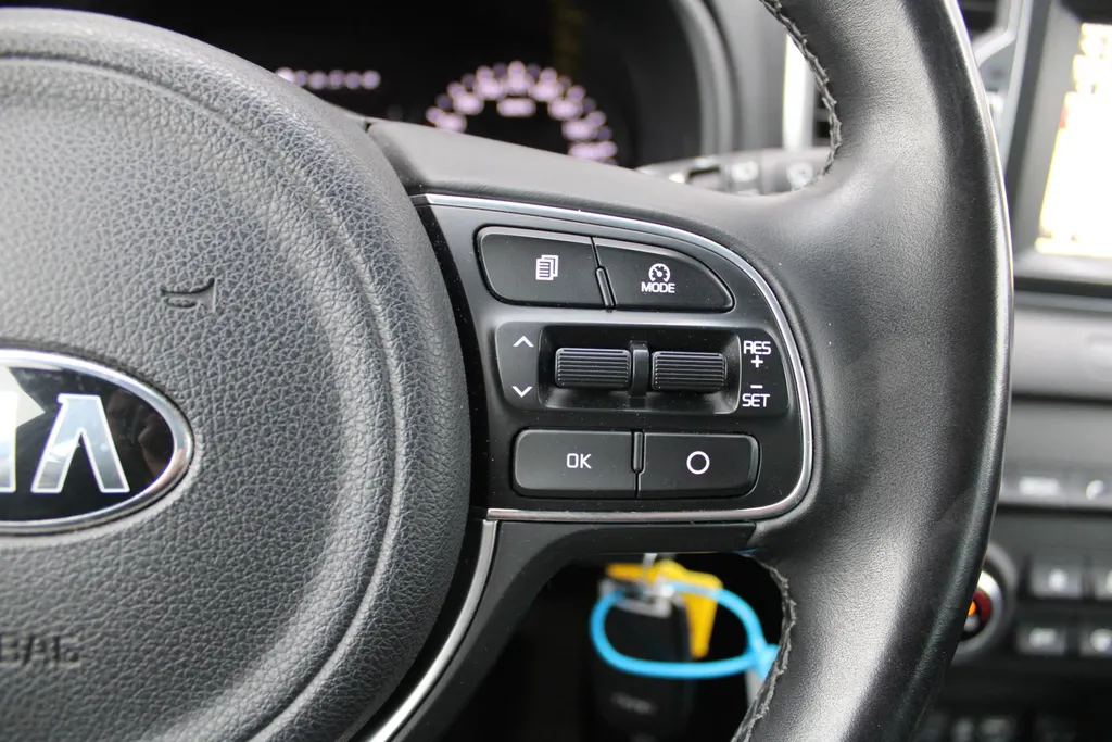 Kia Sportage 1.6 GDI First Edition | 17' LM | Navi | Airco | Cruise | Camera | PDC | Trekhaak |