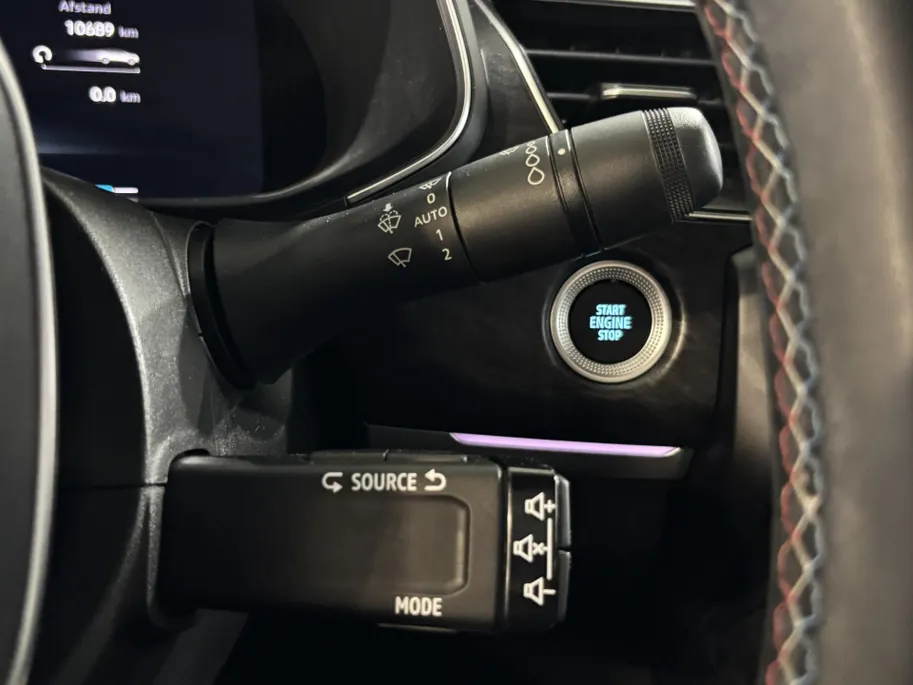 Renault Arkana 145PK E-Tech Hybrid Esprit Alpine Automaat Automaat | Camera | Adaptive Cruise Control | Elektrisch Verstelbare Stoelen | Navi | Climate Control | Stoelverwarming | Stuurwielverwarming | Apple CarPlay/Android Auto
