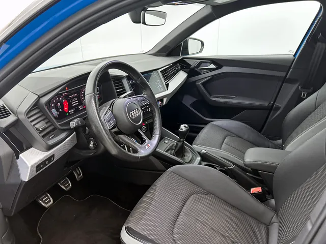 Audi A1 Sportback 30 TFSI S Line edition one | NAVI | STOELVERWARMING | CLIMAT CONTROL | PARKEER SENSOREN V+A