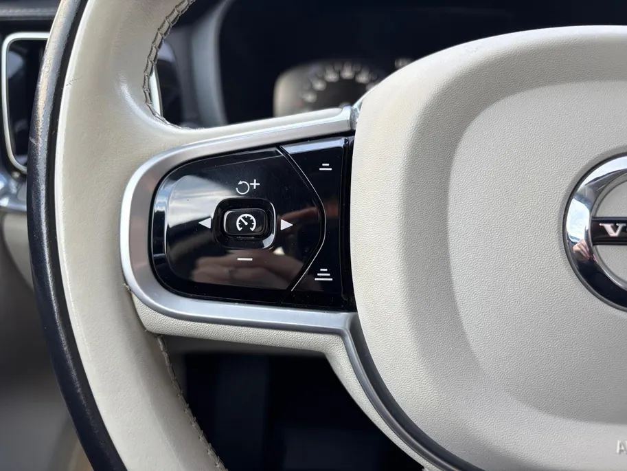 Volvo V60 2.0 T6 Recharge AWD R-Design | 1e Eigenaar | Achteruitrijcamera | Dodehoek detectie | Elektr. Stoelen met geheugen | Stoelverwarming | 12 maanden garantie! |