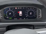 Volkswagen Tiguan 1.4TSIeHybrid 180kW/245PK R-Line Black Style · Panoramadak · Trekhaak · 360°Camera + Parkeersensoren · Stoelverwarming · Garantie t/m 27-07-2027 of 100000km.