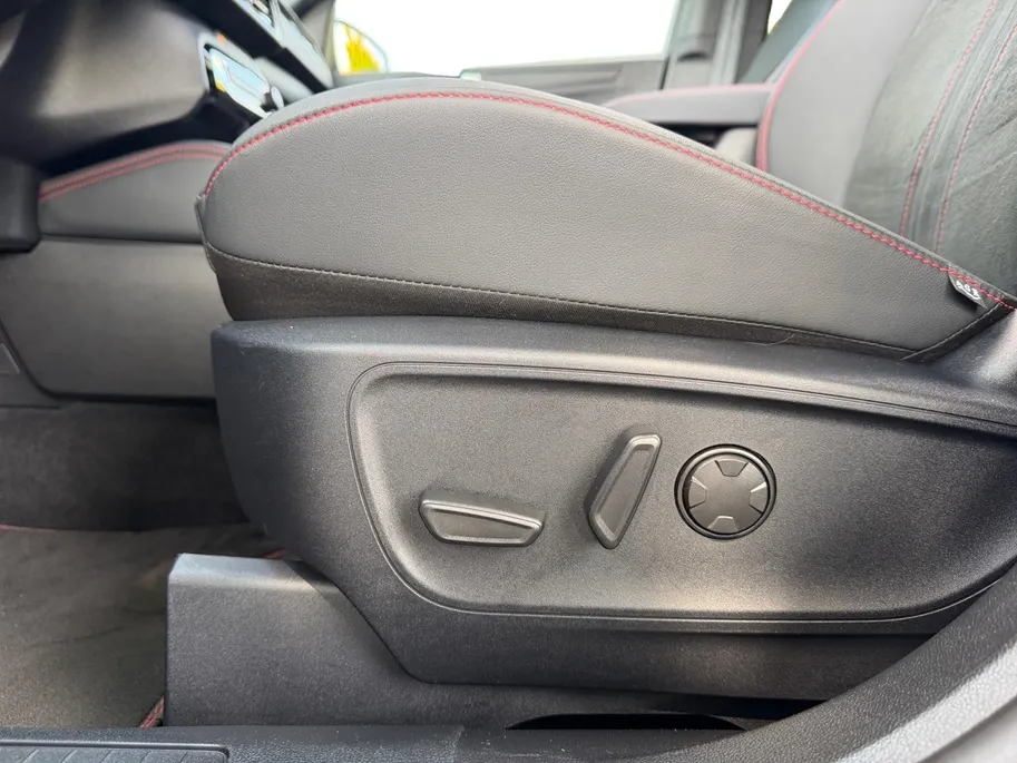 Ford Kuga 2.5 PHEV ST-Line X | 360 Camera | Adaptieve Cruise Control | Schuif/Kantel Dak | Licht Pakket | Dodehoek Detectie |