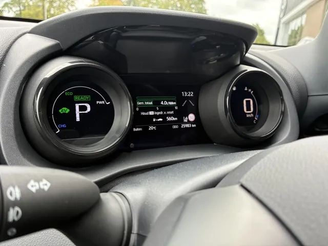 Toyota Yaris 1.5 Hyb. Executive | PDC v/a | Stoelverwarm. | Blindspot |