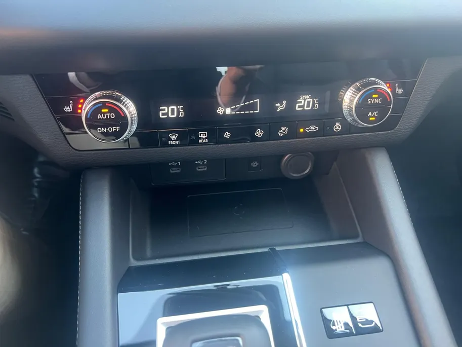 Mitsubishi Outlander 2.4 PHEV Limited Edition Zeer Complete uitvoering| 8 jaar garantie| Snel leverbaar | Totaalprijs op is op.