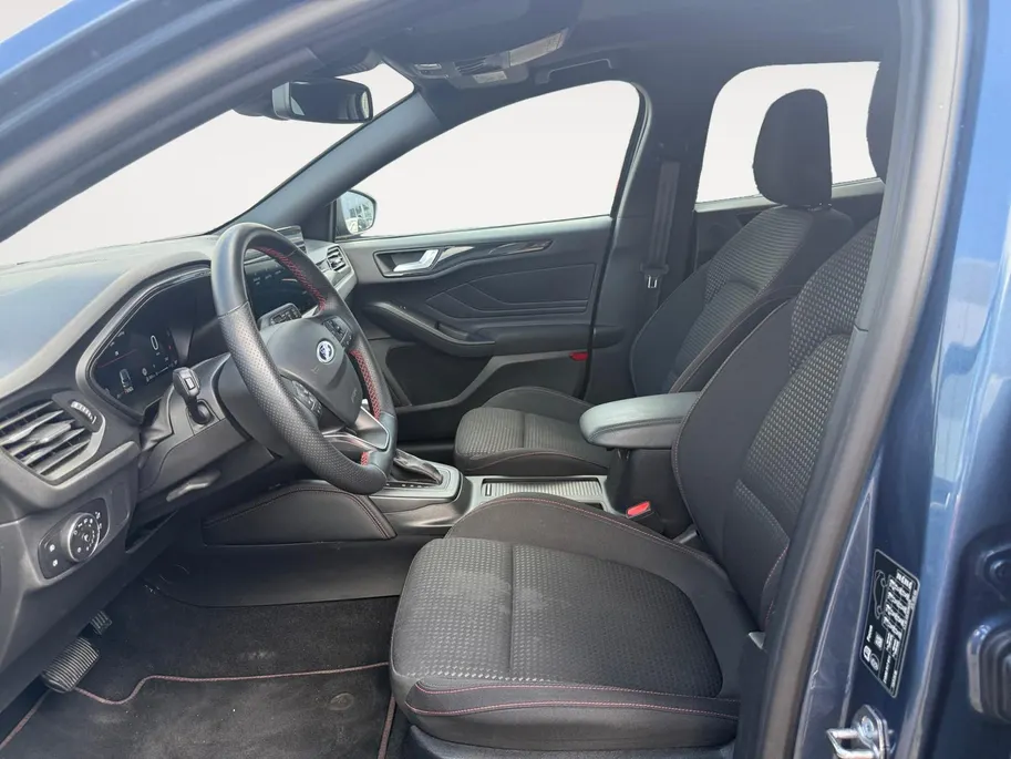 Ford Focus Wagon St-Line X | Schuif-kanteldak | Adapt. Cruise Control | Winterpack | Achteruitrijcamera | Apple Carplay/ Android Auto | | B&O premium audio | 12 maanden garantie