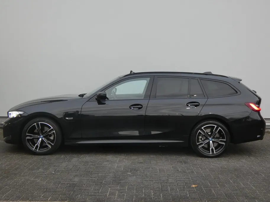 BMW 3 Serie 320e M-Sport Aut. |Schuifdak |Head-Up |Facelift - Widescreen!