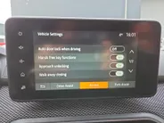 Dacia Sandero 1.0 TCe 90 Journey | Camera | Apple Carplay & Android Auto | Climate & Cruise Control *