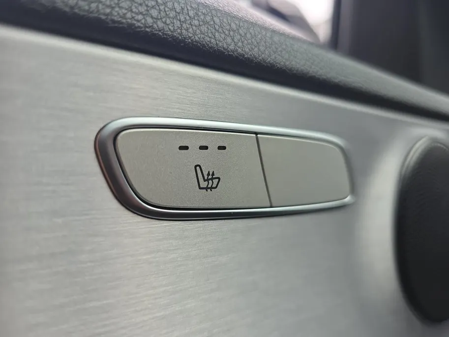 Mercedes-Benz C-Klasse 180 Business Solution AMG | Panoramadak | Cruise Control | Achteruitrijcamera | Apple Carplay/Android Auto |