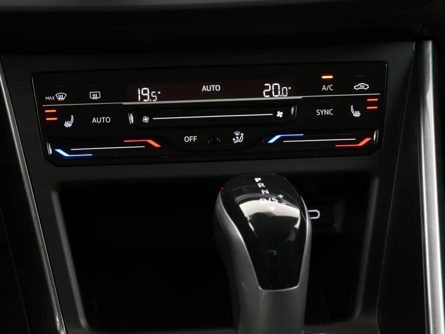 Volkswagen Polo 1.0 TSI 95pk DSG Style · Apple/Android Car Play · Matrix LED · Stoelverwarming · ACC · Sfeerverlichting · Elek. Inklapbare Spiegels ·