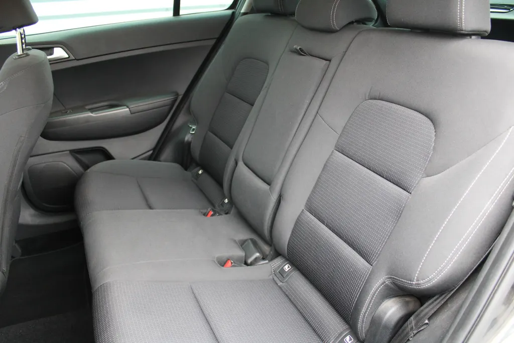 Kia Sportage 1.6 GDI First Edition | 17' LM | Navi | Airco | Cruise | Camera | PDC | Trekhaak |