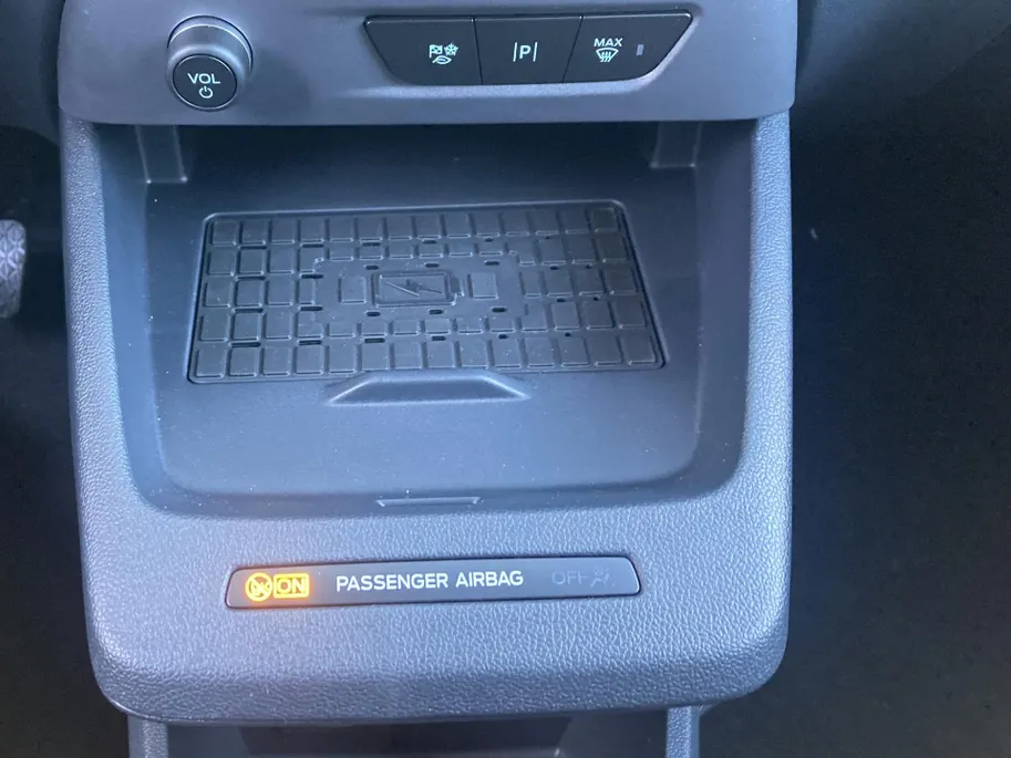 Ford Tourneo Courier Titanium 100% Elektrisch 43kWh 136 pk Apple Carplay/Android Auto - Winterpack - trekhaak
