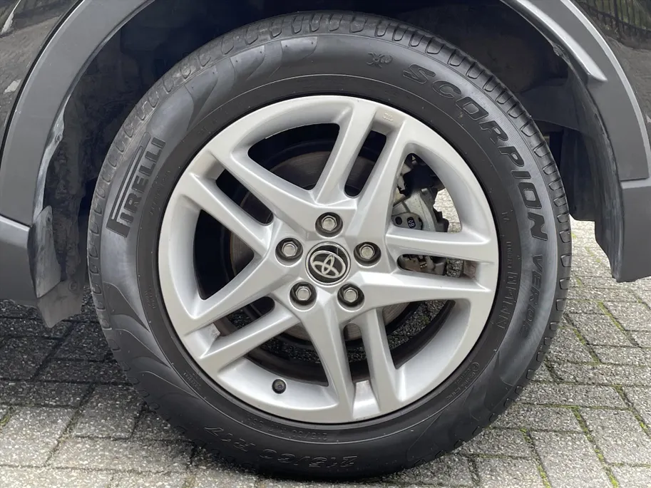 Toyota C-HR 1.8 Hybrid 122pk CVT Active Clima / Cruise / Navi