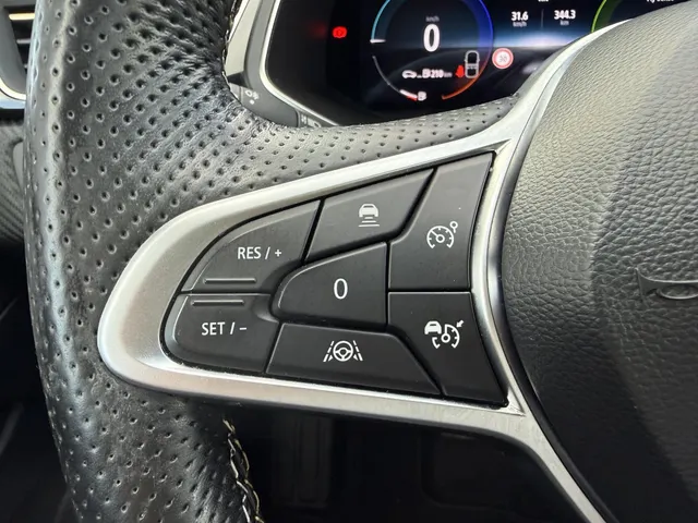 Renault Captur 1.6 E-Tech full hybrid 145 E-Tech engineered | NL Auto | Groot Navi scherm | Dode hoek detectie | LM 18 inch | Trekhaak | Luxe uitvoering