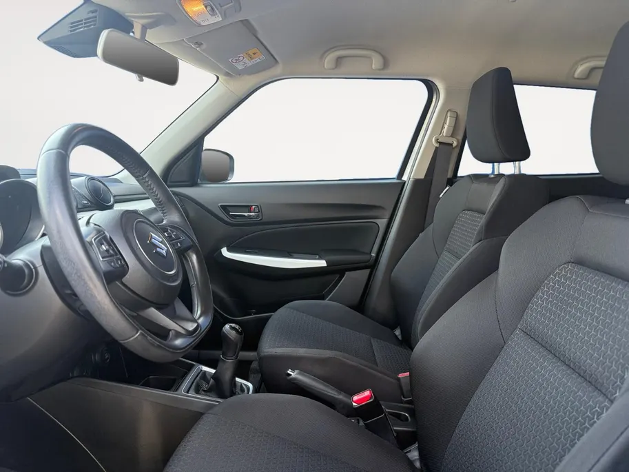 Suzuki Swift 1.2 Stijl Smart Hybrid | LM velgen zwart | Two-tone lak | Bluetooth | Cruise control