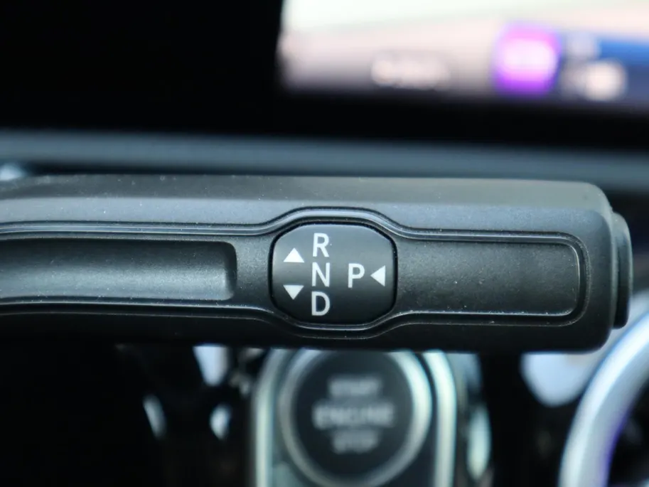 Mercedes-Benz A-Klasse 180 Star Edition Luxury Line l Keyless l Achteruitrij camera l Stoelverwarming l Memory
