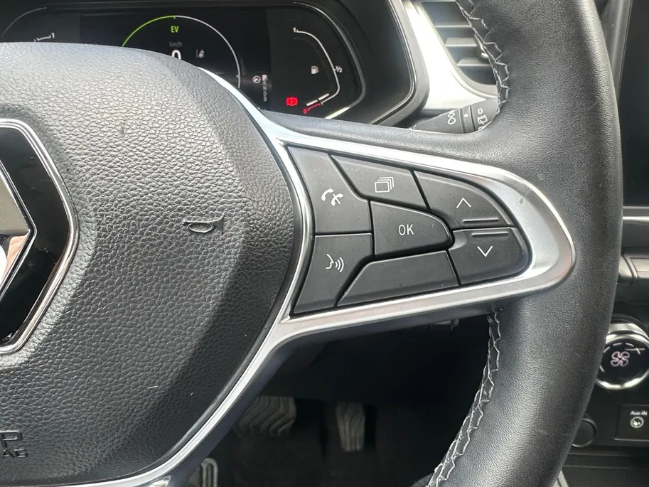 Renault Captur 1.6 E-Tech Hybrid 145 Intens | Automaat | Apple Carplay & Android Auto | Camera | Parkeersensoren | LMV | Cruise & Climate Control | 12 Maanden BOVAG Garantie
