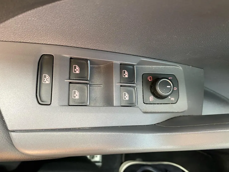 Volkswagen T-Cross 1.0 TSi DSG7-automaat Style NL Auto | trekhaak | Beats Audio | LED | CarPlay | 18' | Virtual Cockpit | Stoelverwarming | etc.