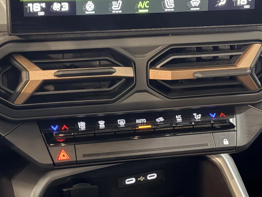 Dacia Bigster 155PK Hybrid Extreme Automaat | 1e eigenaar | 360 Camera | Stoelverwarming | Adaptive Cruise Control | Schuif/Kantel Dak | Climate Control | Apple CarPlay/Android Auto | Digital Cockpit |