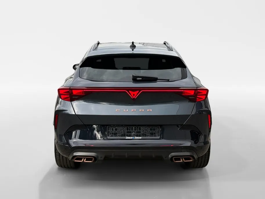CUPRA Formentor 1.5 TSI e-Hybrid Business | Panoramadak | Stuur verwarming etc! | Trekhaak | Super compleet en helemaal nieuw!