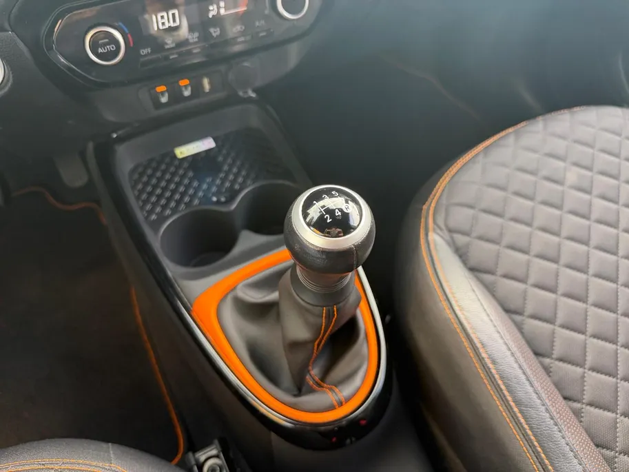 Toyota Aygo X 1.0 VVT-i MT Limited | Apple Carplay & Android Auto | Stoelverwarming | JBL Audio | Camera | Parkeersensoren | LMV | Cruise & Climate Control | Dealer Onderhouden | 12 Maanden BOVAG Garantie