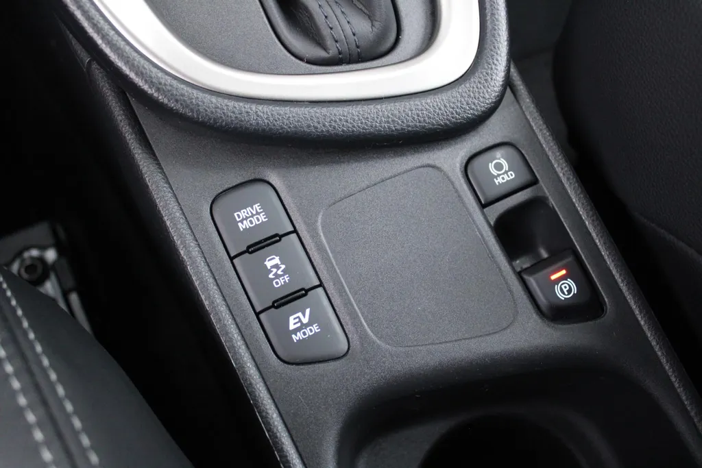 Mazda 2 Hybrid 1.5 Agile Comfort pakket | Airco | Cruise | Apple Carplay | Android Auto | Camera | 15' LM |