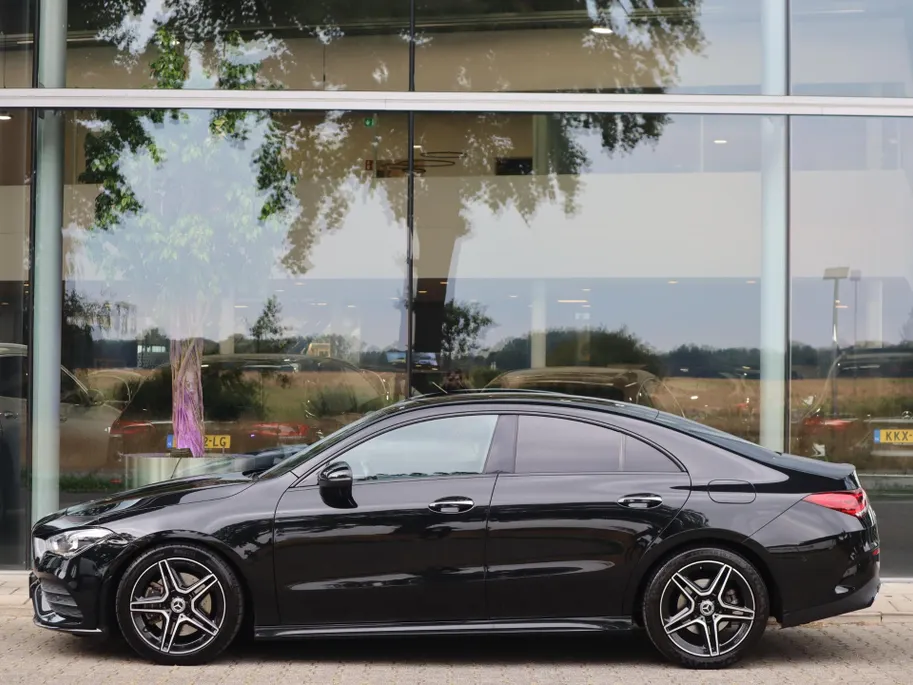 Mercedes-Benz CLA 200 Business Solution AMG l Keyless l Achteruitrij camera l Ambiente lichtpakket