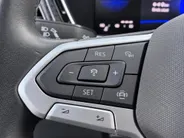 Volkswagen T-Cross 1.0 TSI 110pk R-Line · Camera · Apple/Android Car Play · Dodehoeksensor · Navigatie · Keyless · 18'' Inch · Garantie t/m 26-02-2028 of 100.000km